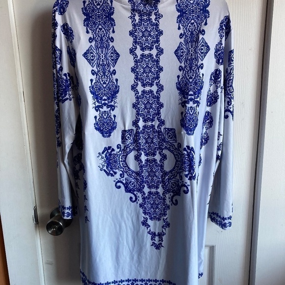 Womans design dress/top, size M/L - Picture 4 of 6